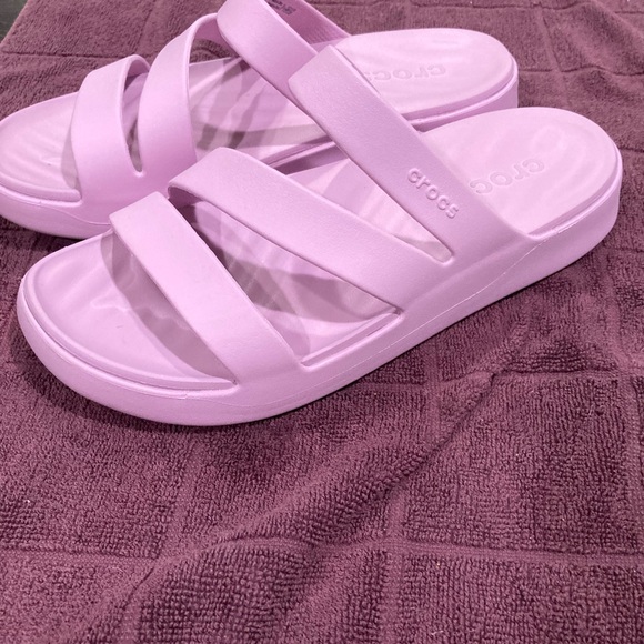 CROCS lite purple Sandals Comfortable Slip-On - Picture 1 of 8